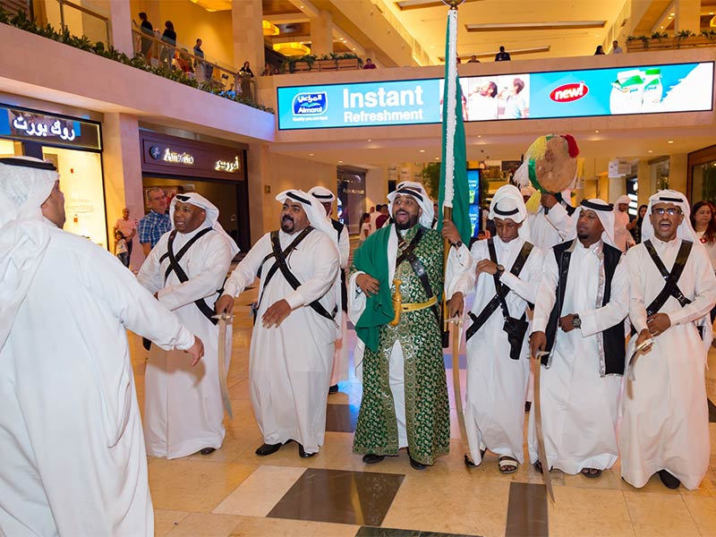 الأخضر في سماء أبوظبي يوجه تحية خاصة للمملكة العربية السعودية بمناسبة اليوم الوطني الـ 88